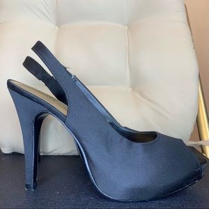 KELLY & KATIE Black Satin Peep Toe Pumps | Size 9